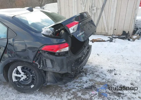 2022 Toyota Corolla Le z USA, uszkodzony, nr VIN 5YFEPMAE8NP276491